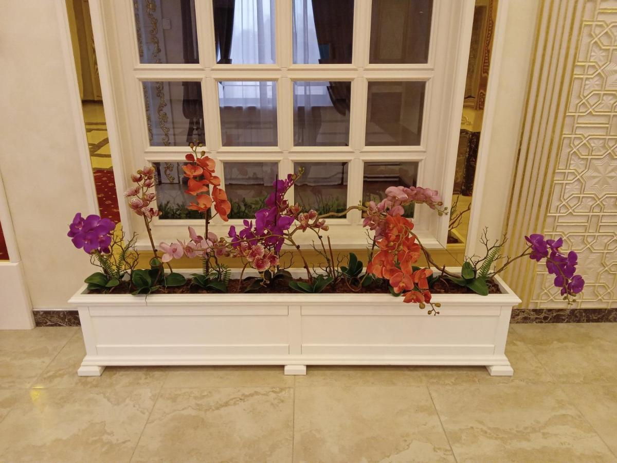 Grand Holiday Hall Pavlodar Buitenkant foto