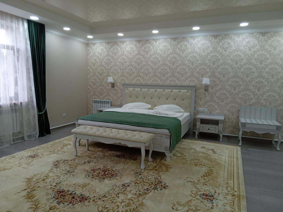 Grand Holiday Hall Pavlodar Buitenkant foto